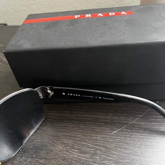 Authentic Vintage Prada unisex aviator sunglasses - Picture 4 of 10